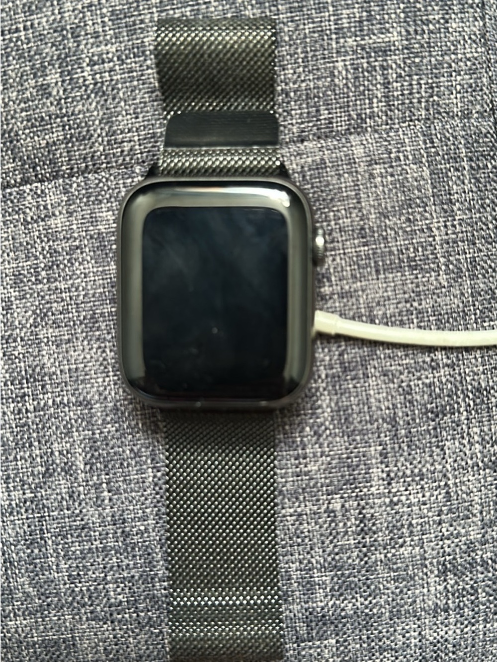 Apple Space Black Smartwatch with Metal Mesh Band